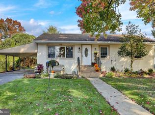 202 Wood Ln, Reading, PA 19606