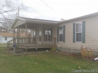 103 W State St, Modesto, IL 62667