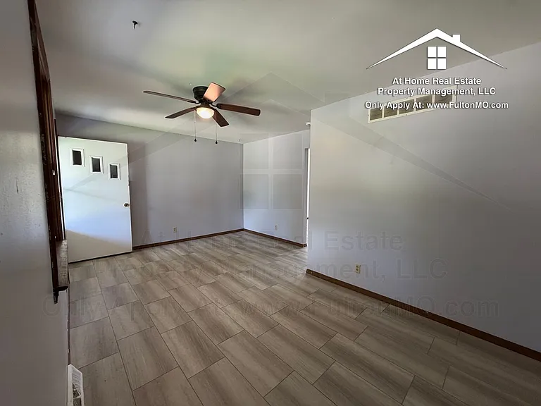 824 Bluff St — Photo 5