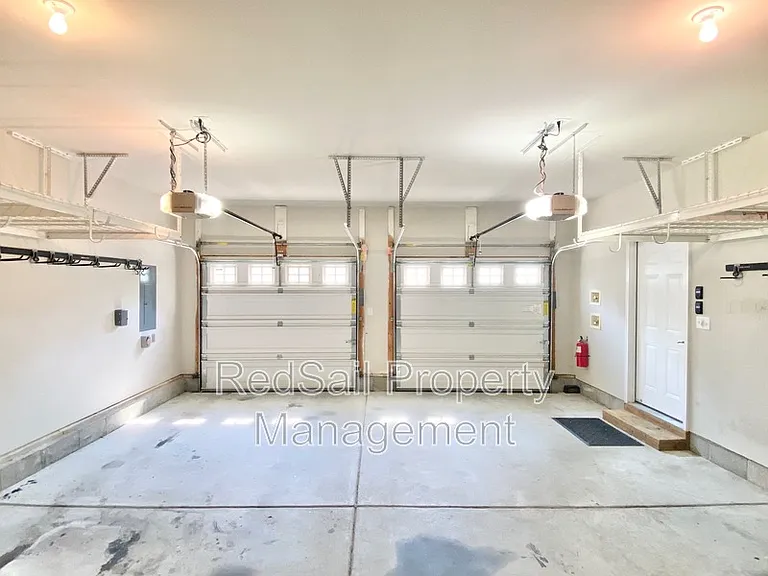 2225 Tuliptree Cir — Photo 30