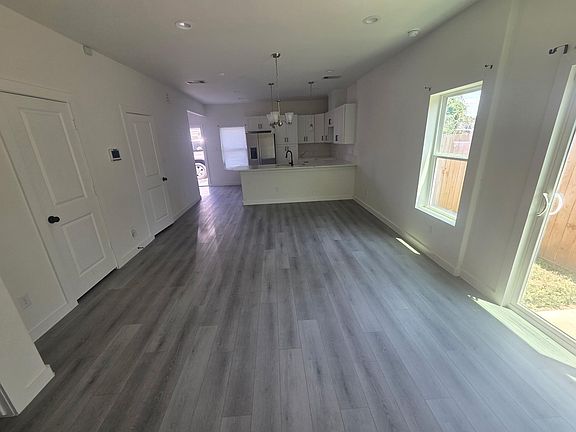 3rd image of 4009 King St