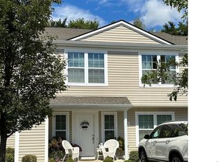 555 Pin Oak Dr NW, Christiansburg, VA 24073