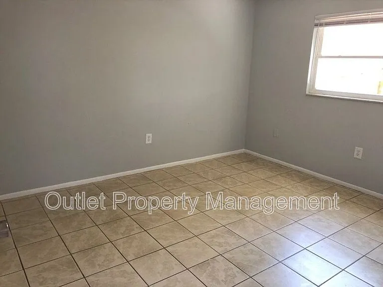 700 Trailwood Dr — Photo 8