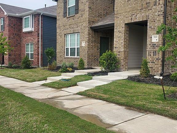 2nd image of 3917 Hometown Blvd