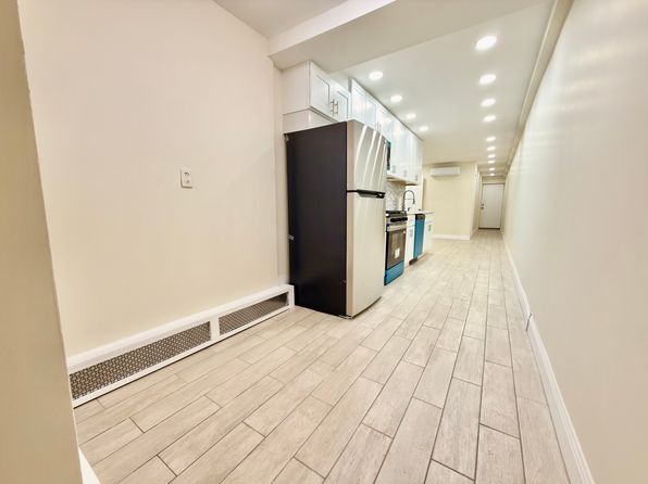 185 Oxford St Floor 1