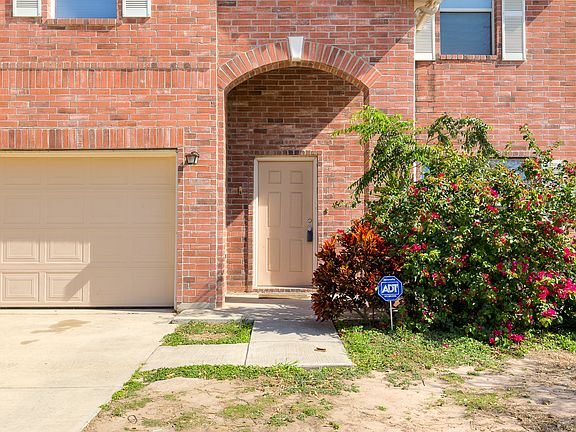 2nd image of 3435 Macquarie Dr