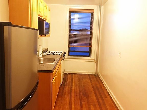 5th image of 2447 44th St APT 3C