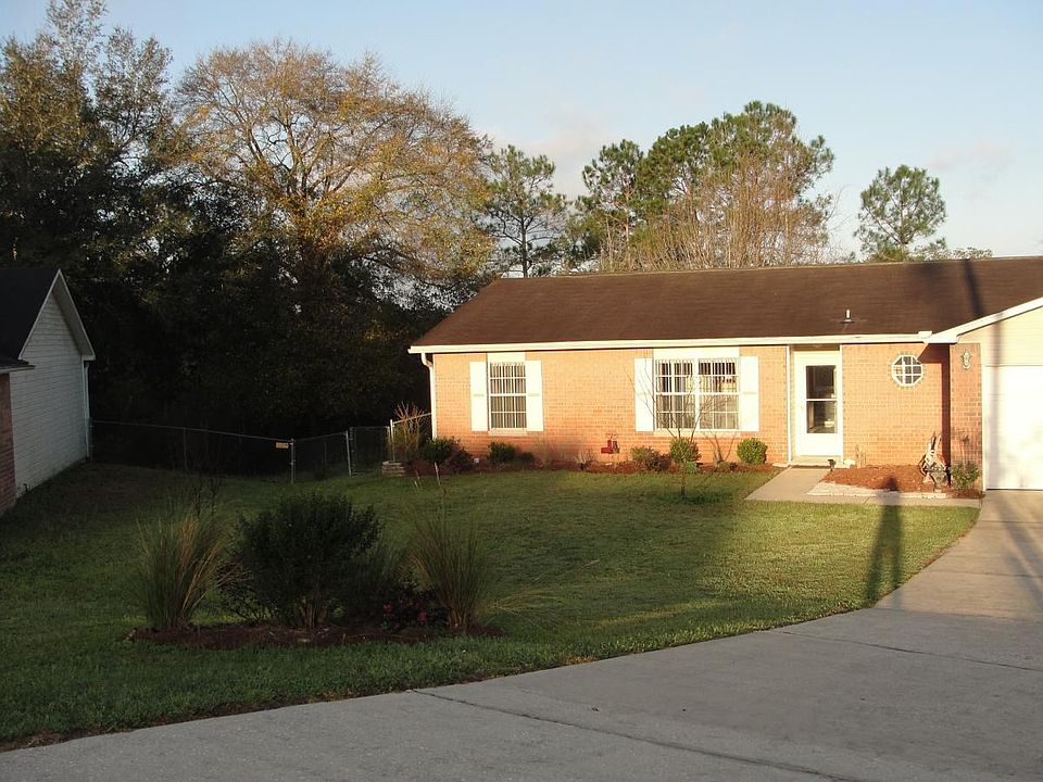 1st image of 138 Louise Dr