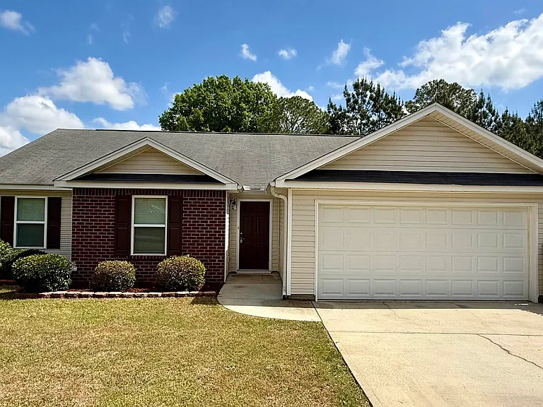 423 Haddenham Ct — Photo 1