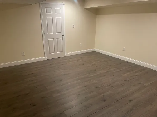 17 Winston Dr #1, Smithtown, NY 11787