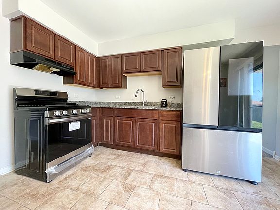 4th image of 18016 S Crawford Ave