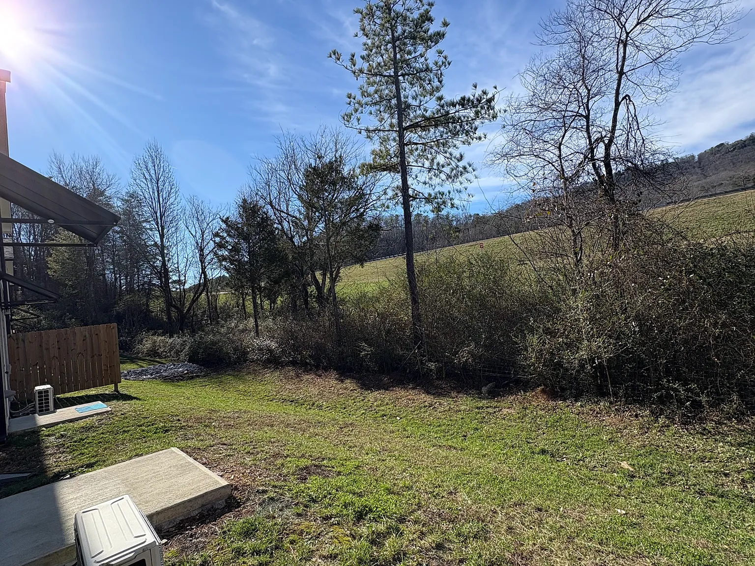3 bed, 2.5 bath, 1242 sqft, $2,200 — Photo 3