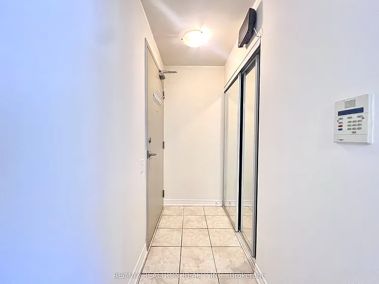 60 Saint Clair Ave W #1204 — Photo 2
