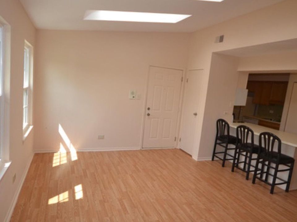 1st image of 1426 E Wyndham Cir