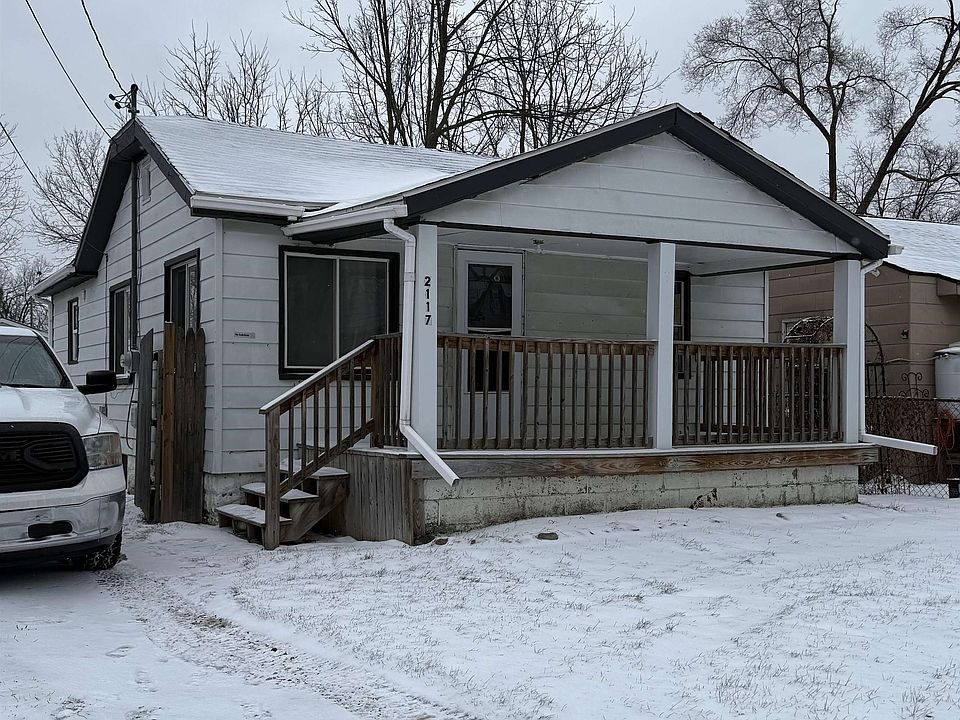 1st image of 2117 E Schumacher St
