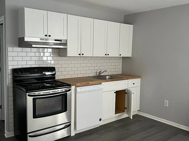 1912 S 17th St #214 — Photo 1