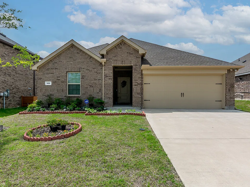605 Auburn Forest Dr