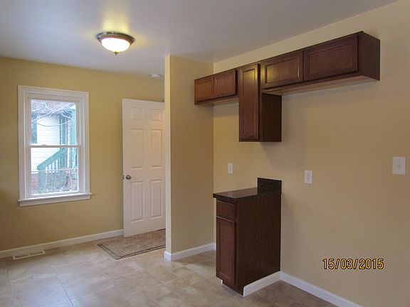 3rd image of 320 Marguerite Ave