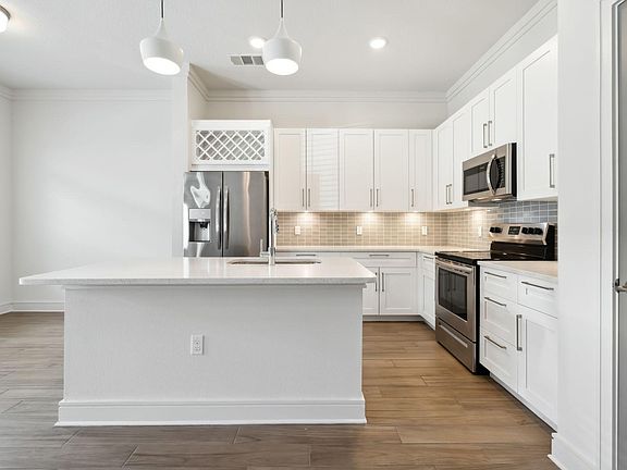 2nd image of 1420 Lakefront Dr #726d0bef4