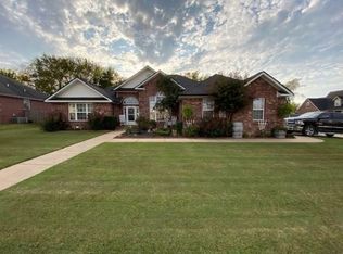 821 Walker St, Centerton, AR 72719
