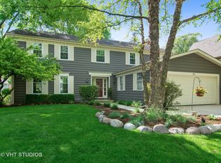 2421 Chapman Ct, Rolling Meadows, IL 60008