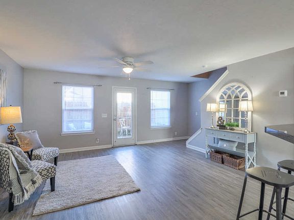 4th image of 122 Oak Valley Cir