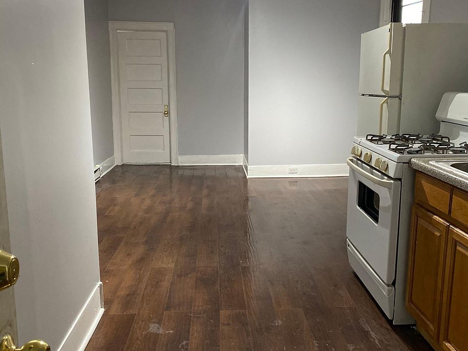 1st image of 1735 W Erie Ave #2R