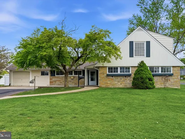 174 Forsythia Dr N #N, Levittown, PA 19056