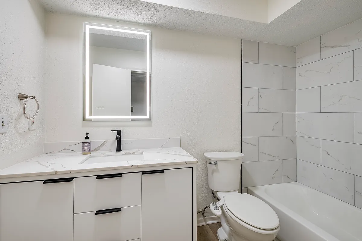 Modern updated bathroom - 4207 Avondale Ave #205