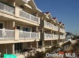 1051 Oceanfront St #4, Long Beach, NY 11561