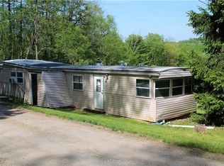 367 Old Sharon Rd, Mercer, PA 16137