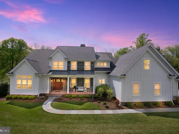 208 Arrowwood Ln, Chadds Ford, PA 19317