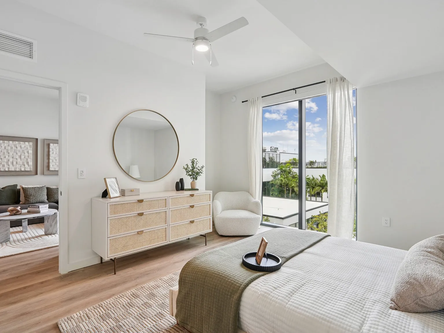 Studio, 580 sqft, $2,078 — Photo 1