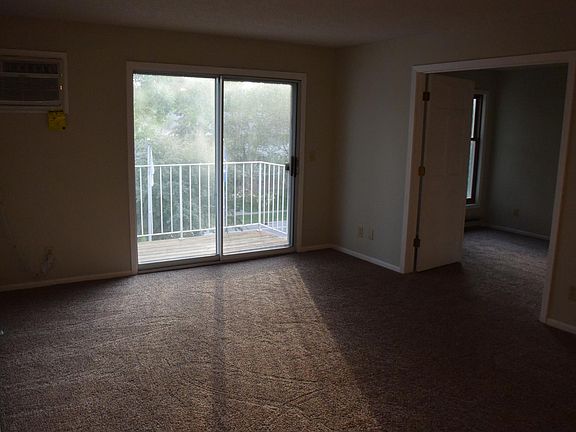 5th image of 14182 Pennock Ave #302