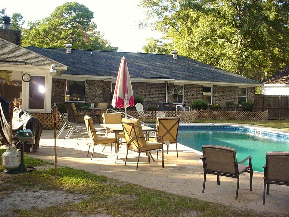 2nd image of 206 Boone Dr