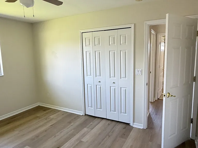 414 SE 13th St — Photo 11