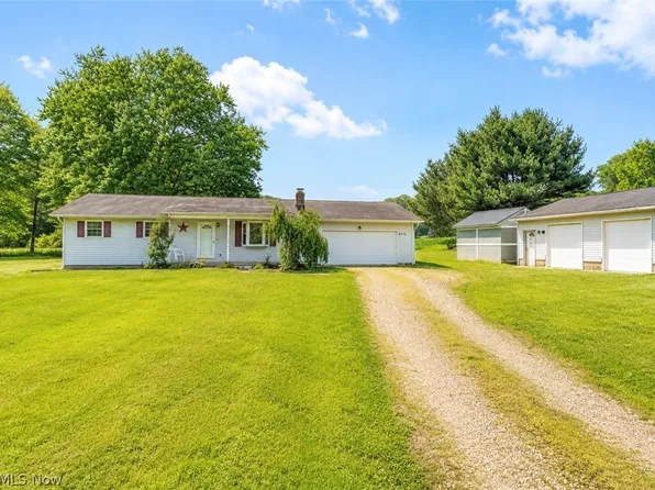9754 Stonecreek Rd, Newcomerstown, OH 43832