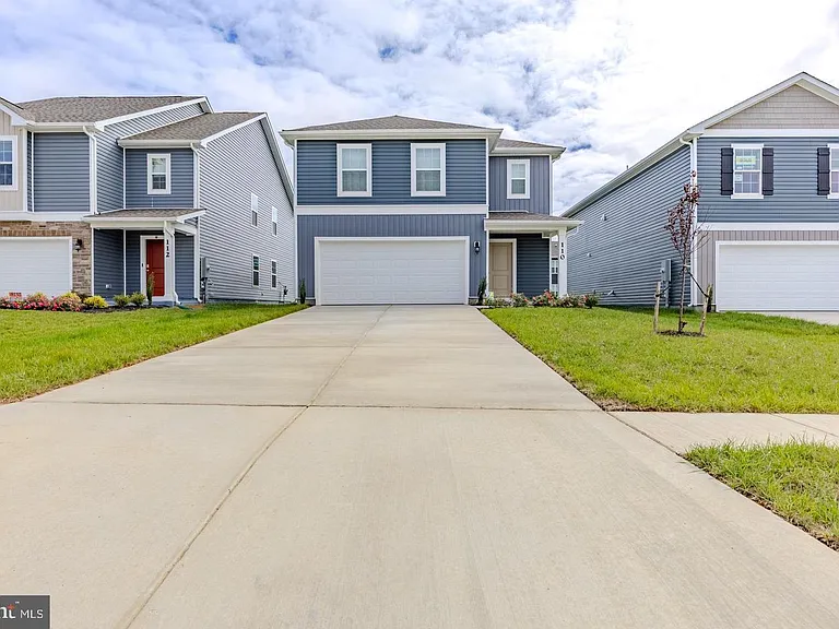 110 Charing Cross Dr — Photo 3
