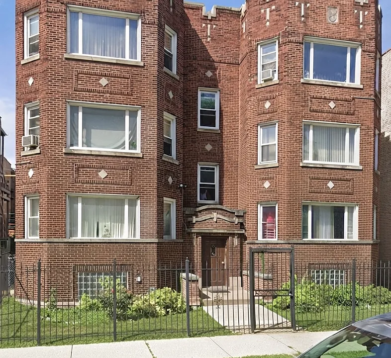 8118 S Ellis Ave #3