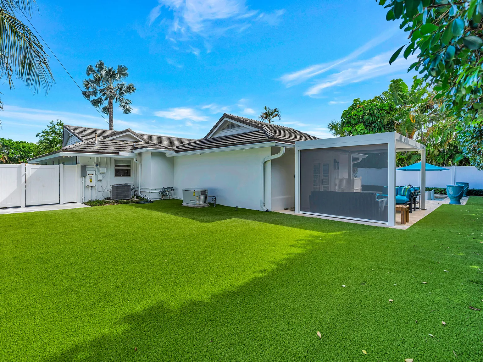3 bed, 3.5 bath, 2690 sqft, $27,500 — Photo 4