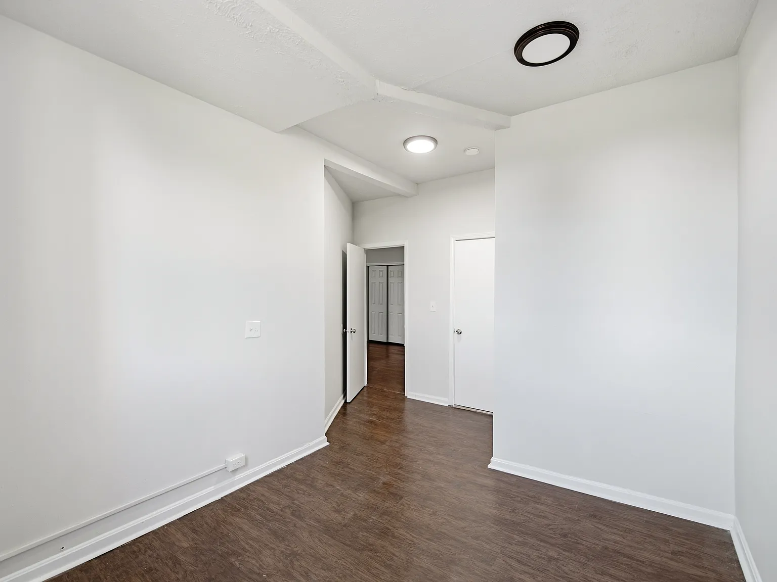 502 W Saint Catherine St — Photo 4