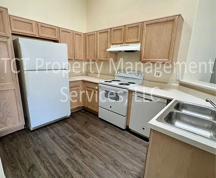 1406 W Emerald Ave #126 — Photo 5