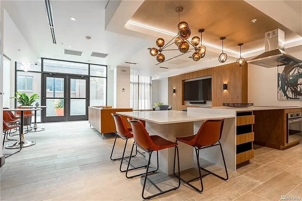 1 bed, 675 sqft, $2,700 — Photo 4