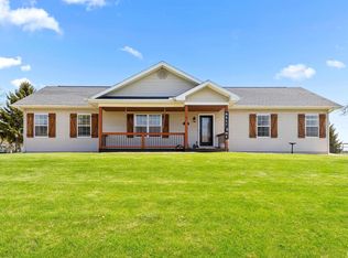 13 Lake Court Dr, Secor, IL 61771