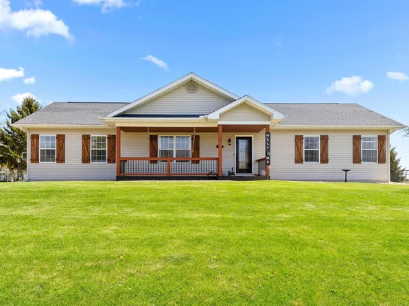 13 Lake Court Dr, Secor, IL 61771