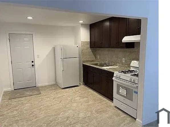 1215 88th Ave APT C, Oakland, CA 94621