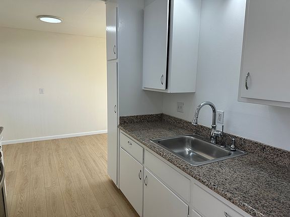 4th image of 2604 Fruitvale Ave #301