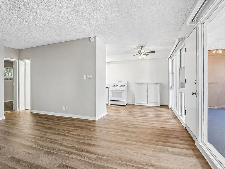 Terraces at South Pasadena Apartments — Photo 93