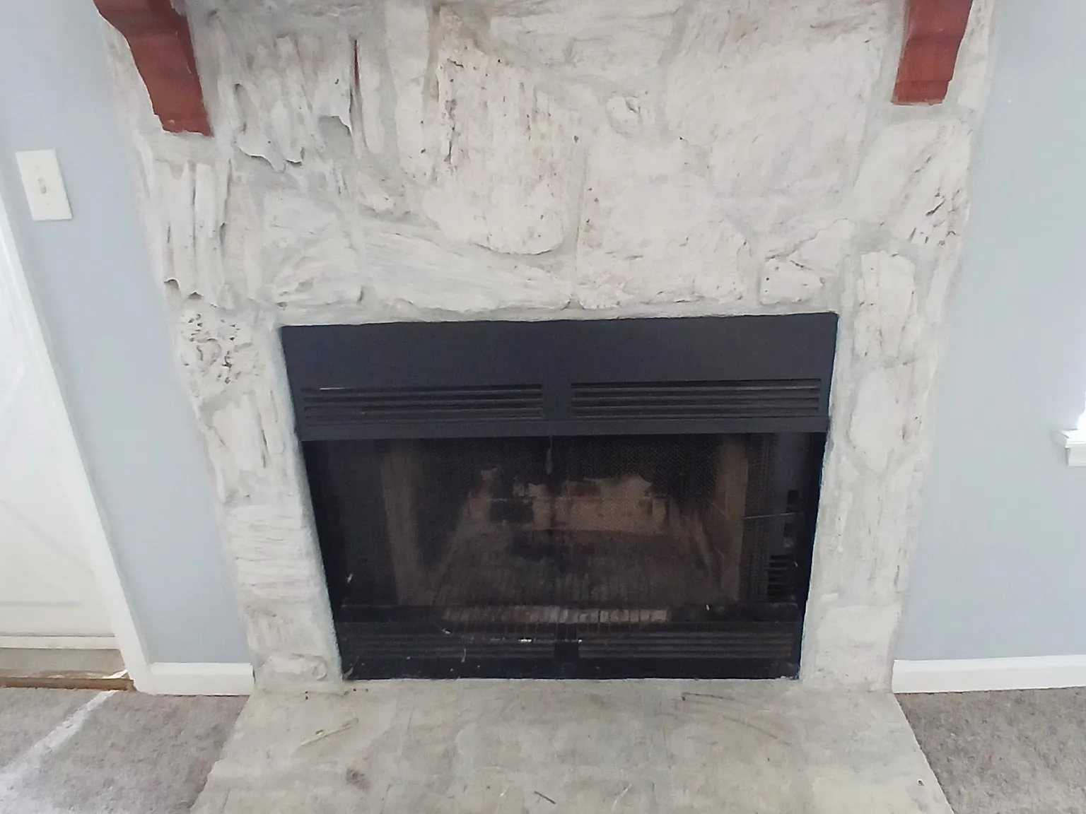 3 bed, 1208 sqft, $2,100 — Photo 3