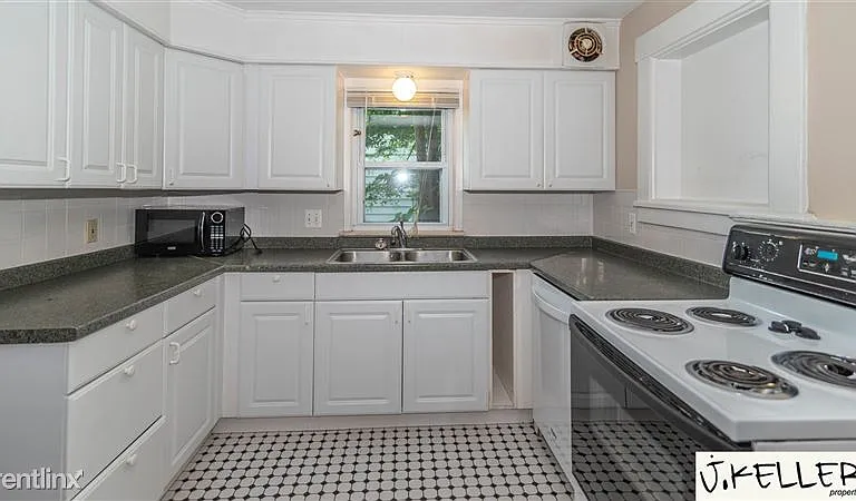 914 Woodlawn Ave — Photo 19